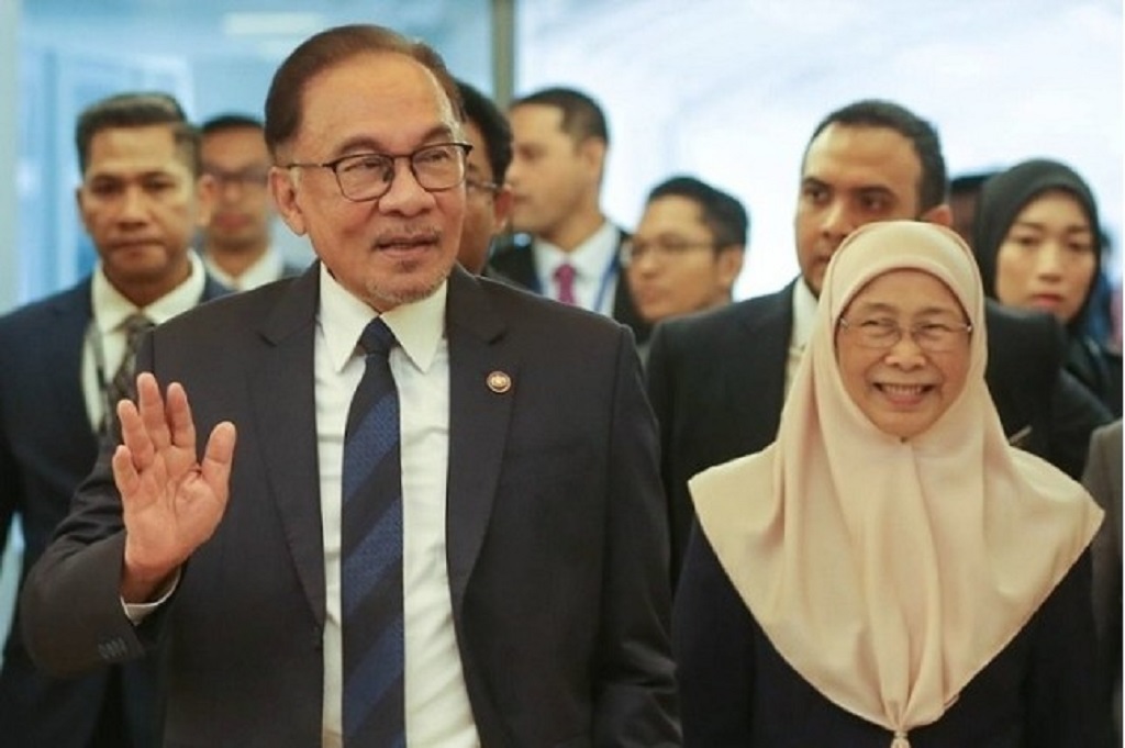 Anwar Ibrahim siblings